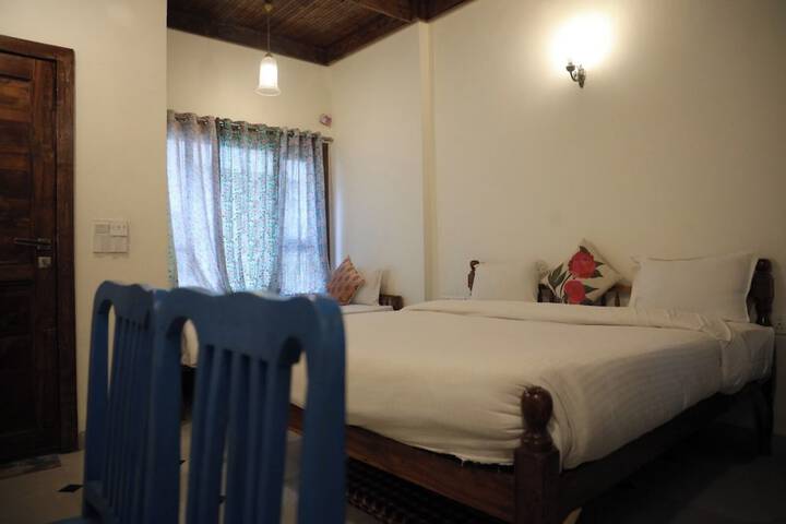 Room 9 of 36
