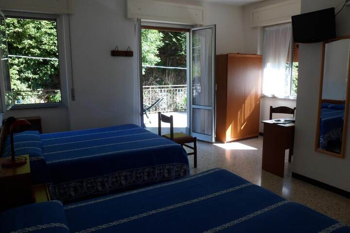 Room 12 of 42