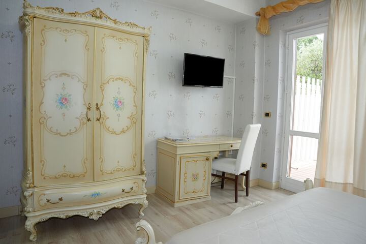 Room 20 of 64