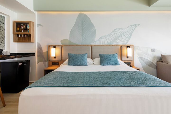 Room 35 of 223