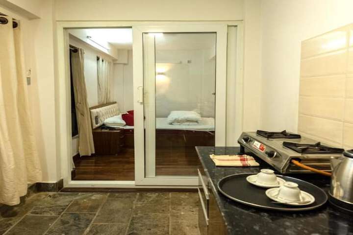 Room 5 of 12