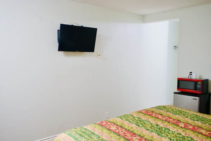 Deluxe Single Room (1 of 6)