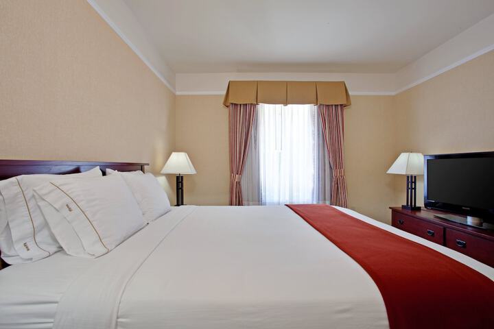 Room 15 of 68