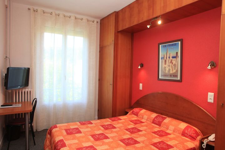 Room 3 of 62