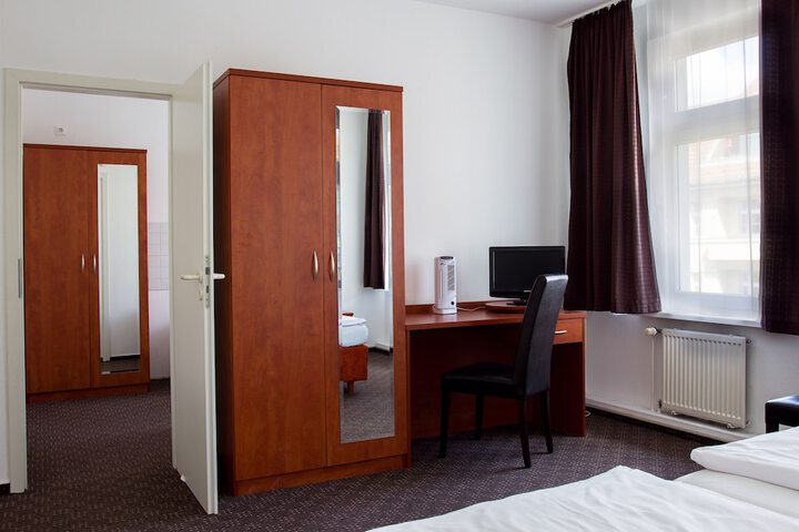 Room 3 of 29