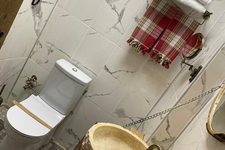 Room 15 of 22