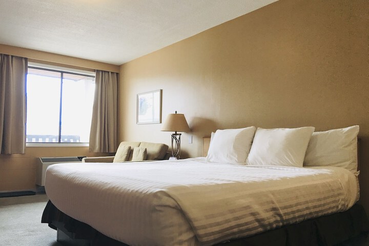 Room 6 of 37