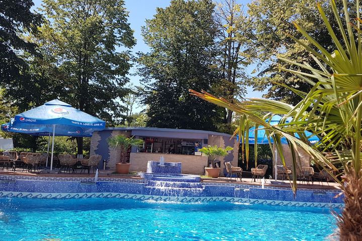 Pool 57 of 113