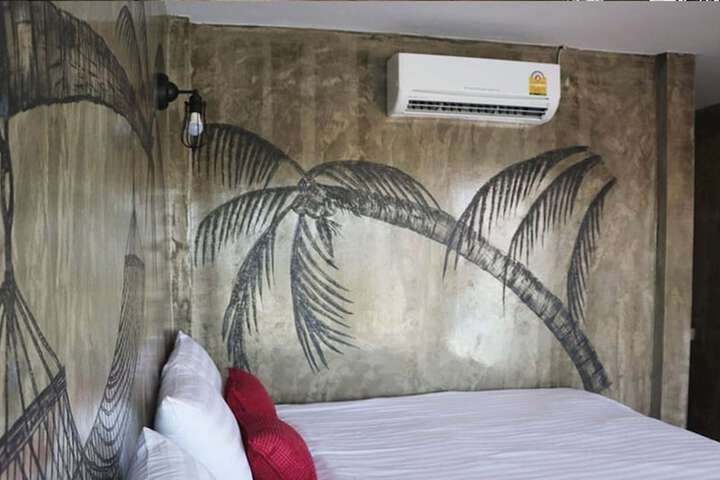 Room 6 of 30