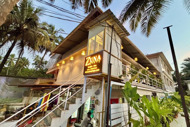 Zuna Stayz Morjim Goa