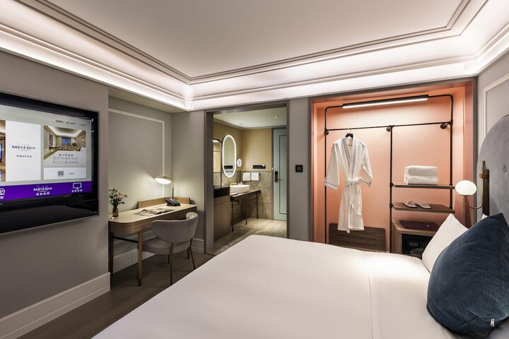 Room 10 of 52