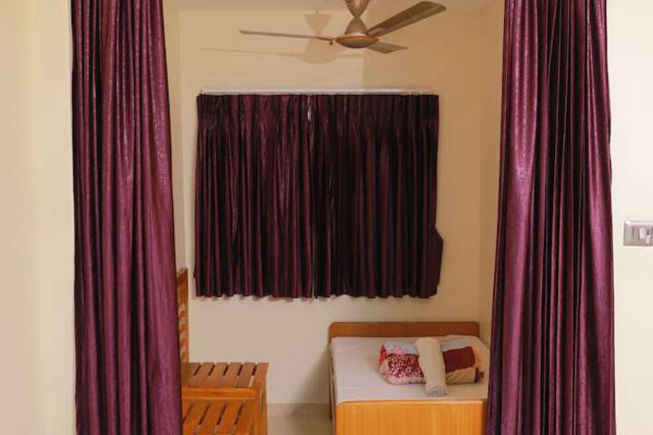 Room 43 of 84