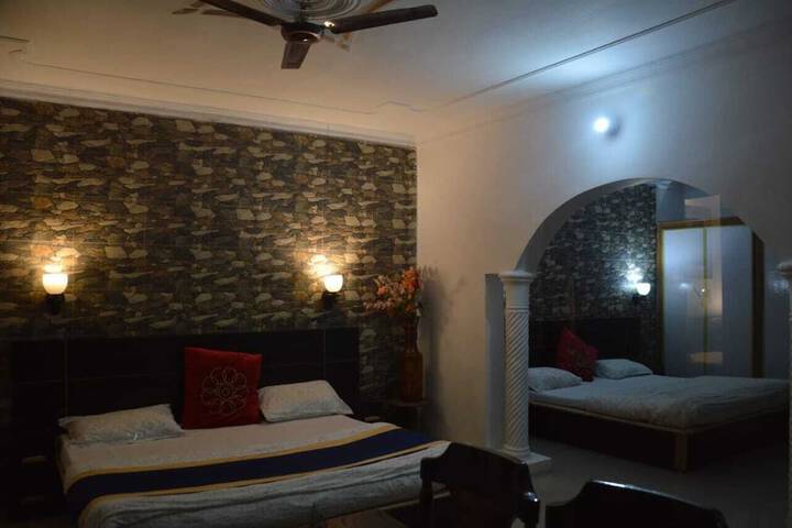 Room 8 of 44