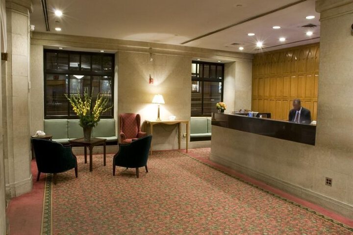 Hotel Suite Photo