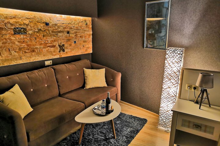 Room 3 of 78