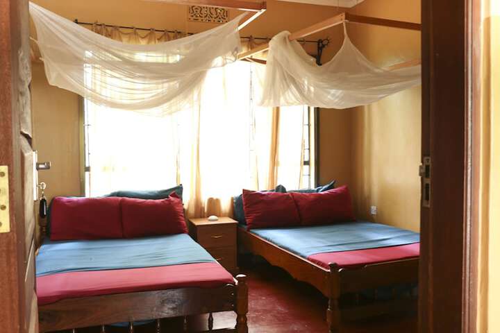 Room 7 of 9