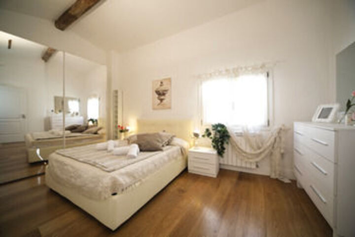 Room 80 of 161