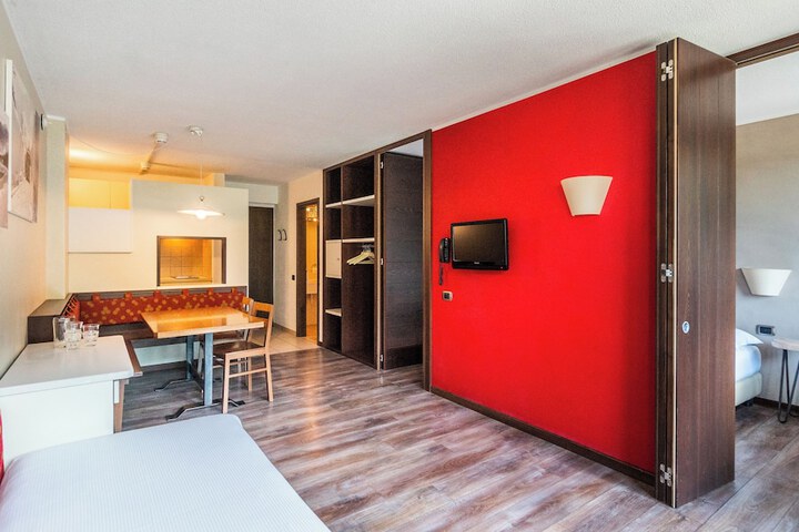 Room 37 of 111