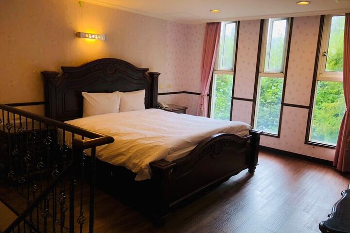 Room 10 of 67
