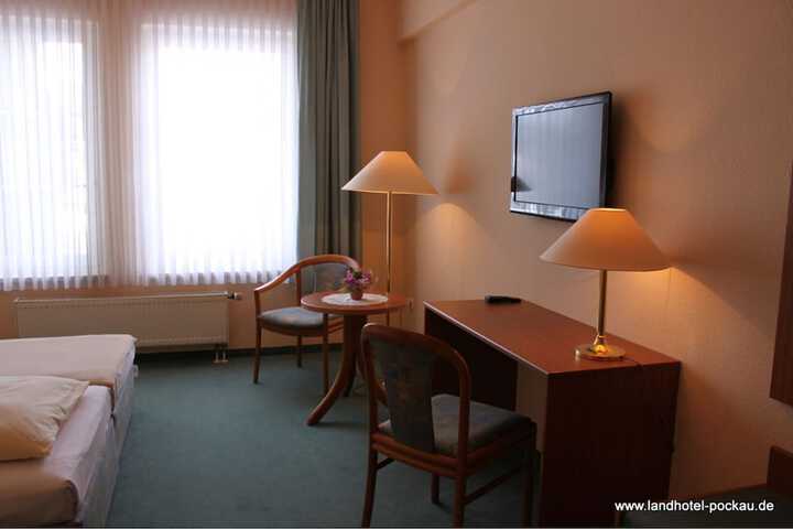 Room 7 of 18