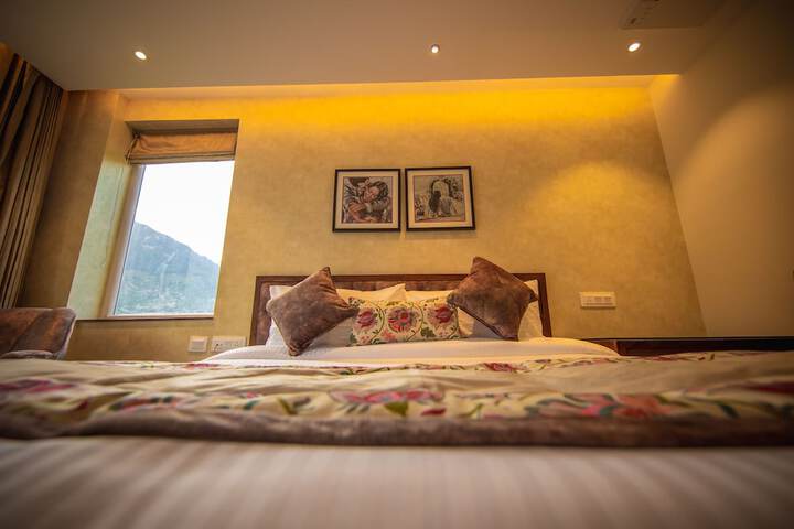 Room 28 of 87