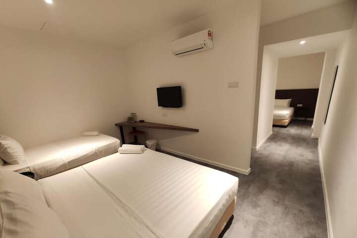 Room 12 of 31