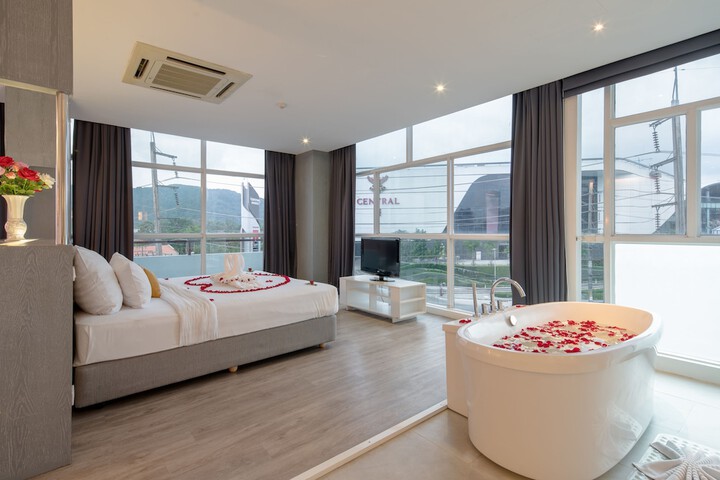Room 21 of 90