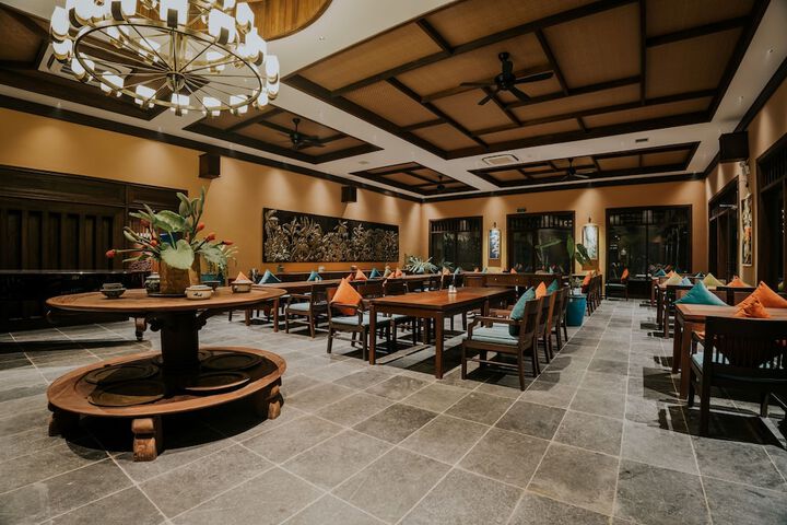 Dining 50 of 63