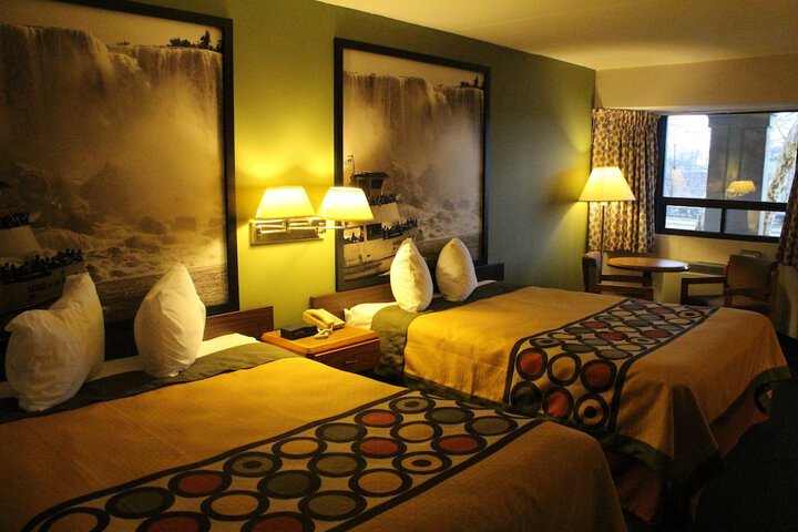 2 Queen Beds (7 of 11)