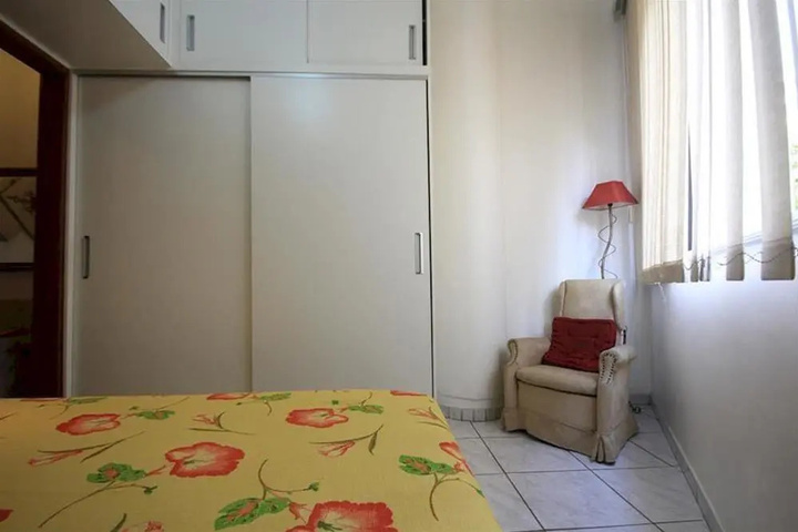 Room 4 of 11