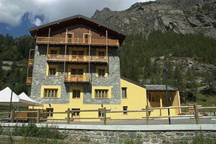 Hotel 9 of 59