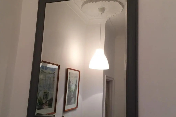 Room 8 of 12