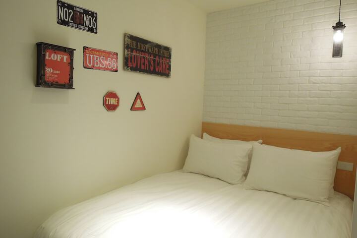 Room 26 of 37