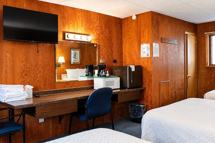 Room 4 of 33