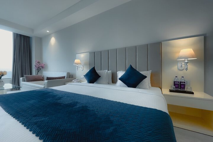 Room 8 of 22