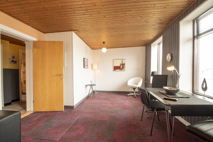 Room 6 of 17