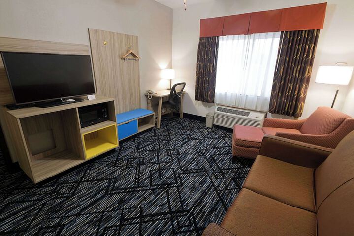 1 King Bed (1 of 26)