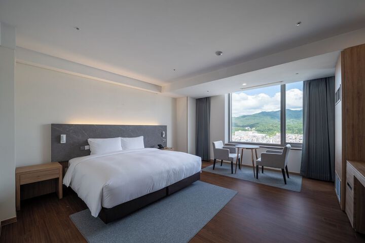 Room 16 of 54