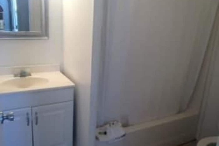 Room 8 of 32