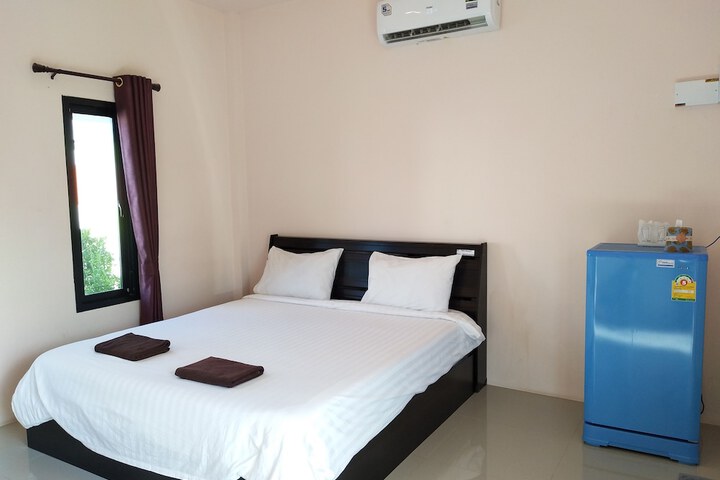 Room 12 of 16