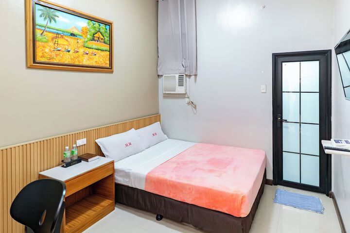 Room 9 of 21