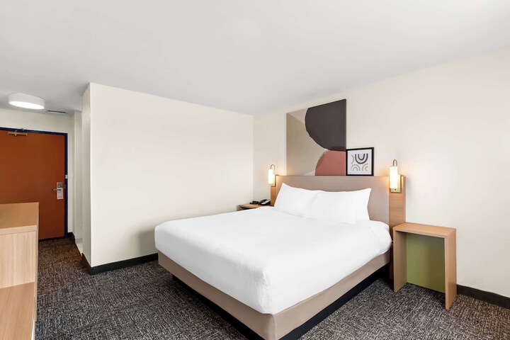 1 King Bed (11 of 23)