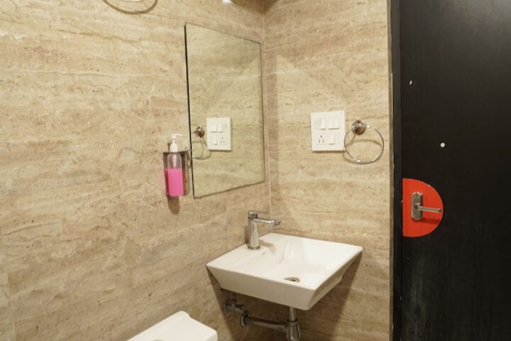 Room 27 of 29