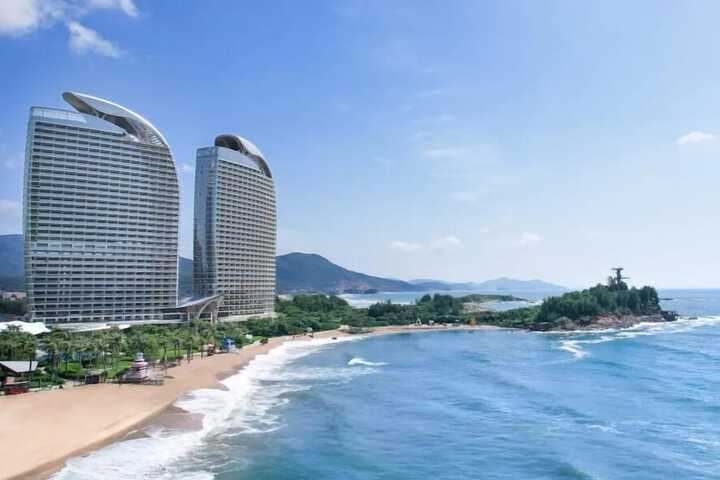 Silver Sands Hotel by RìChū