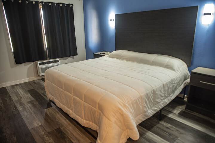 Room 4 of 20