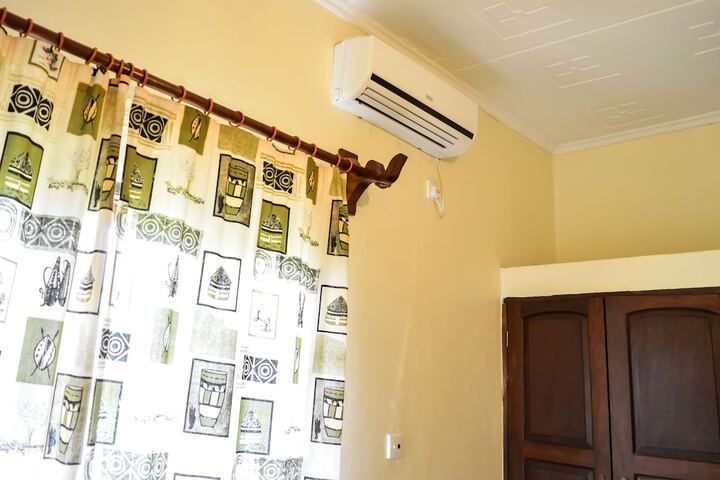 Room 17 of 36