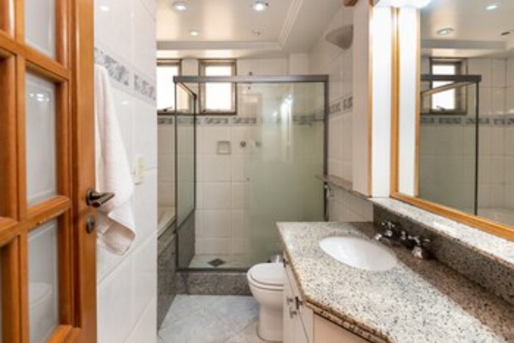 Room 3 of 35