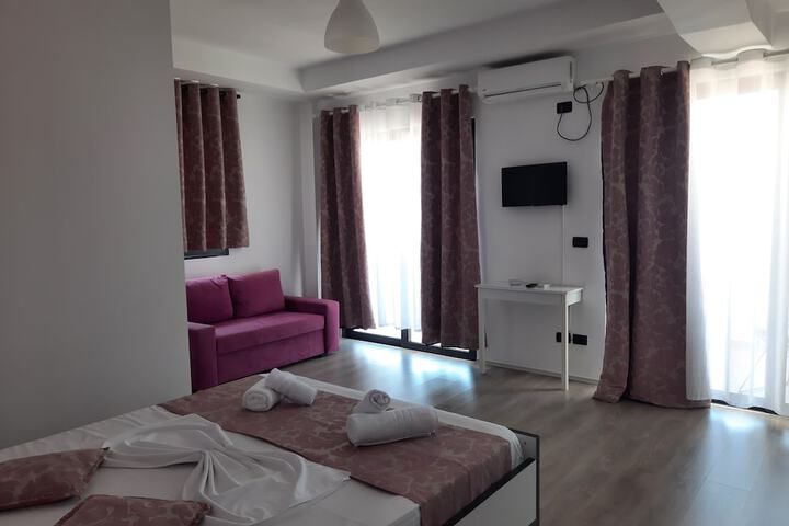 Room 12 of 17
