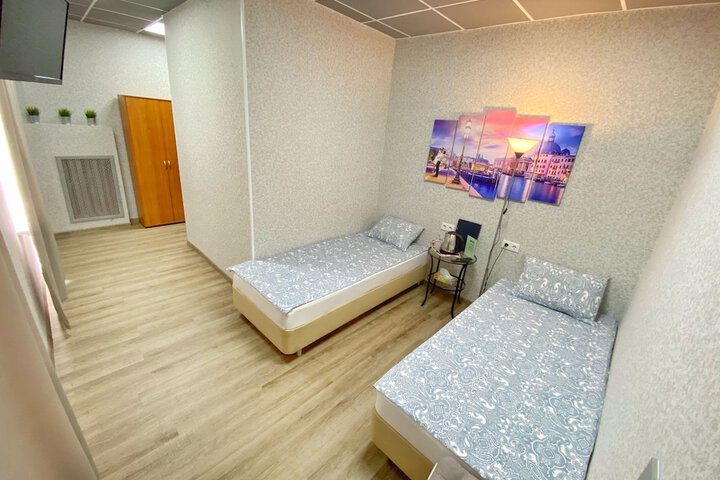 Room 13 of 19
