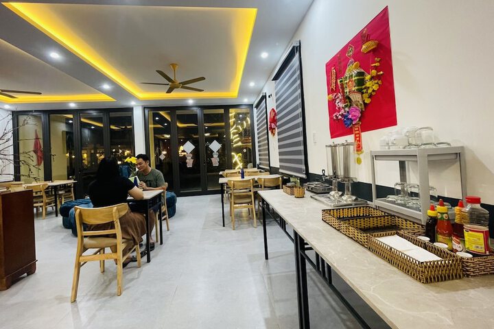 Dining 58 of 89